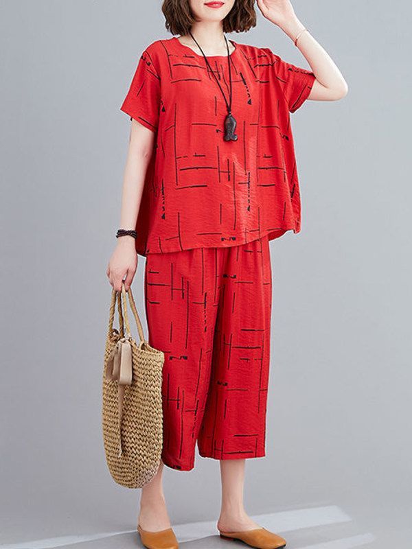 WOMEN HALF SLEEVES PRINTED CAPRI SET CH-1001 Shopcify